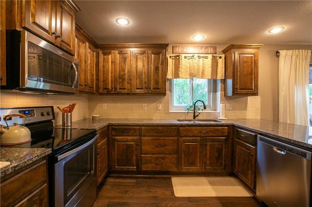 1925 S 47th Terrace, Kansas City, KS 66106