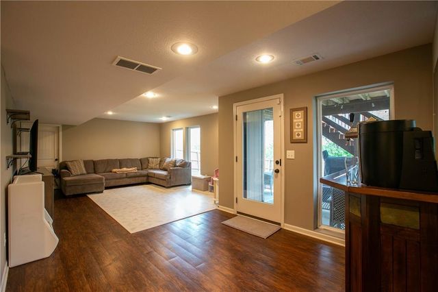 1925 S 47th Terrace, Kansas City, KS 66106
