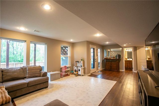 1925 S 47th Terrace, Kansas City, KS 66106