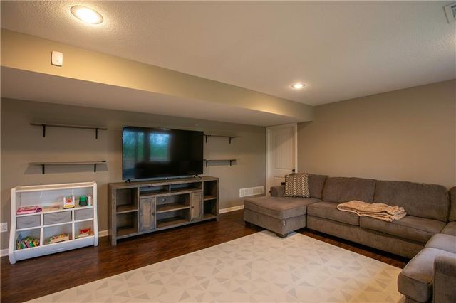 1925 S 47th Terrace, Kansas City, KS 66106