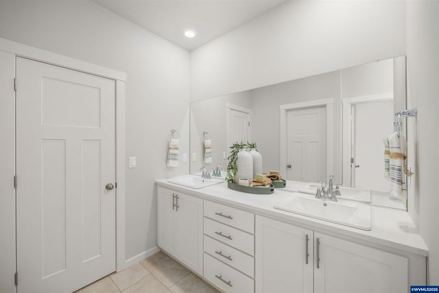 4301 Hackamore Ct SE, Albany, OR 97322