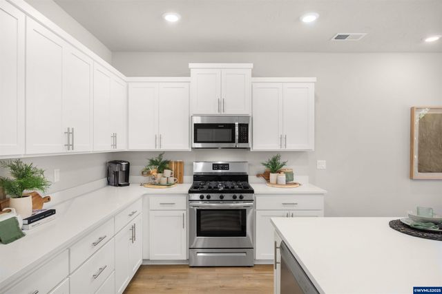 4301 Hackamore Ct SE, Albany, OR 97322