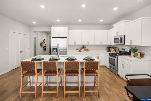 4301 Hackamore Ct SE, Albany, OR 97322