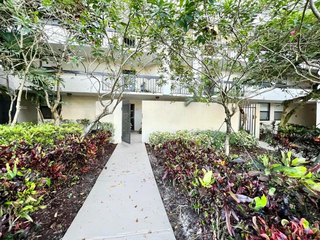 2025 Lavers Circle D107, Delray Beach, FL 33444