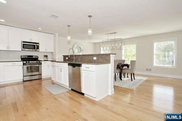 802 Whitney Lane, Allendale, NJ 07401