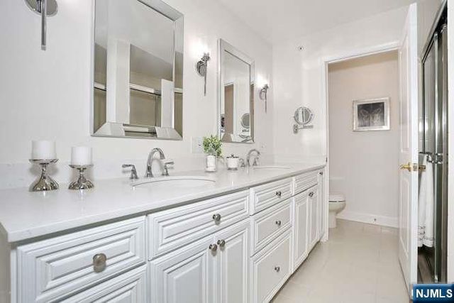802 Whitney Lane, Allendale, NJ 07401