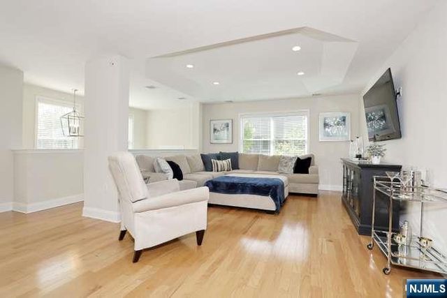 802 Whitney Lane, Allendale, NJ 07401