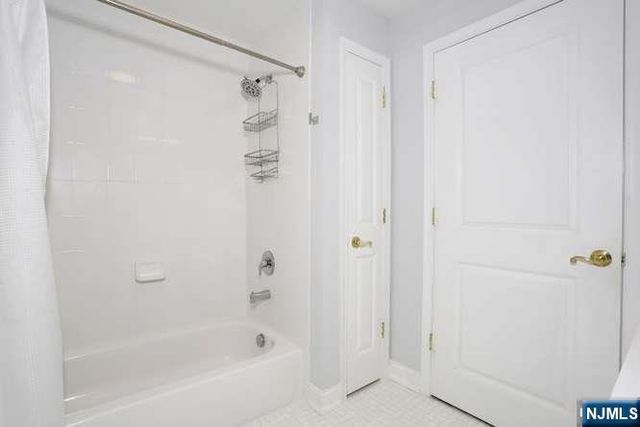802 Whitney Lane, Allendale, NJ 07401