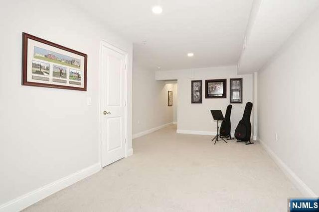 802 Whitney Lane, Allendale, NJ 07401