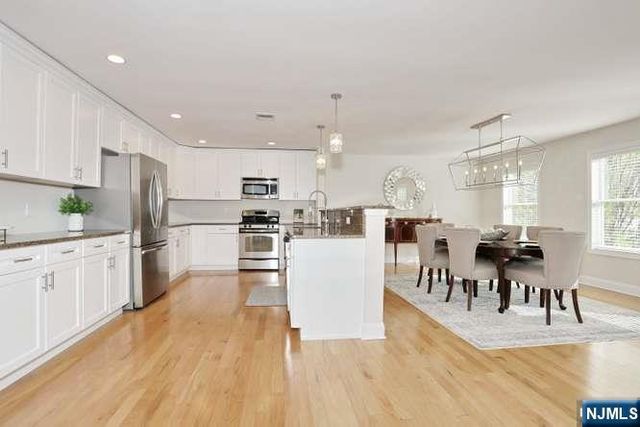 802 Whitney Lane, Allendale, NJ 07401