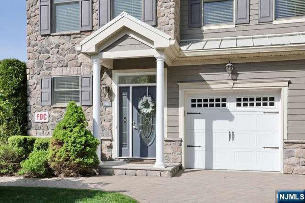 802 Whitney Lane, Allendale, NJ 07401