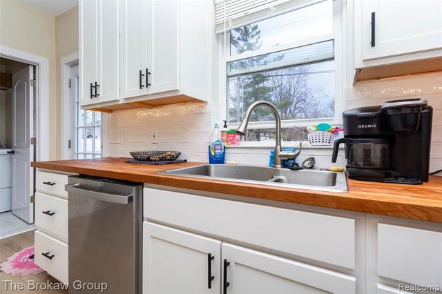 538 S Elm Street, Lapeer, MI 48446