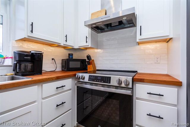 538 S Elm Street, Lapeer, MI 48446