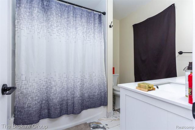 538 S Elm Street, Lapeer, MI 48446