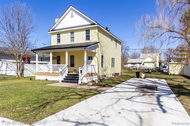 538 S Elm Street, Lapeer, MI 48446