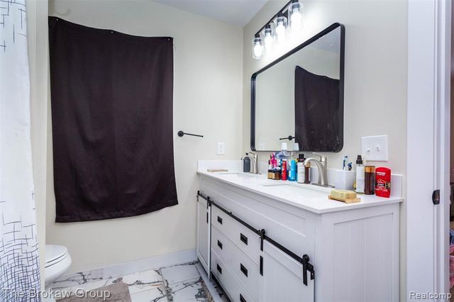 538 S Elm Street, Lapeer, MI 48446