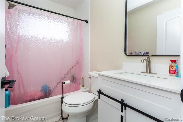 538 S Elm Street, Lapeer, MI 48446