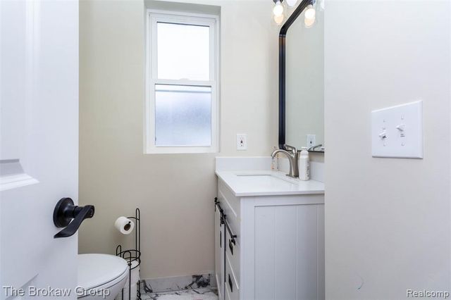 538 S Elm Street, Lapeer, MI 48446