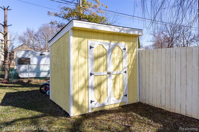 538 S Elm Street, Lapeer, MI 48446