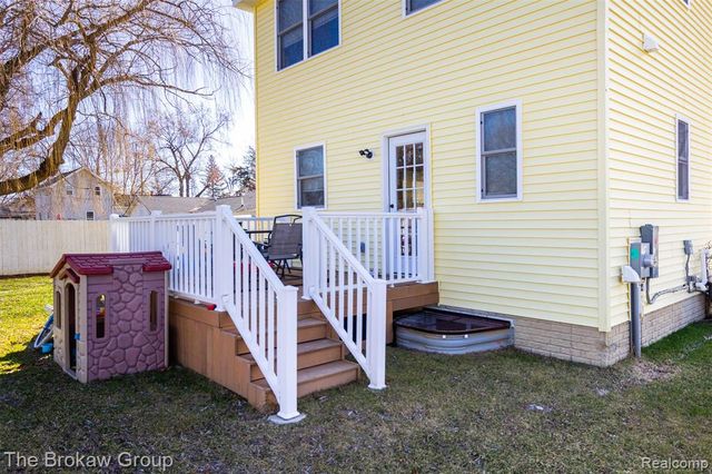 538 S Elm Street, Lapeer, MI 48446