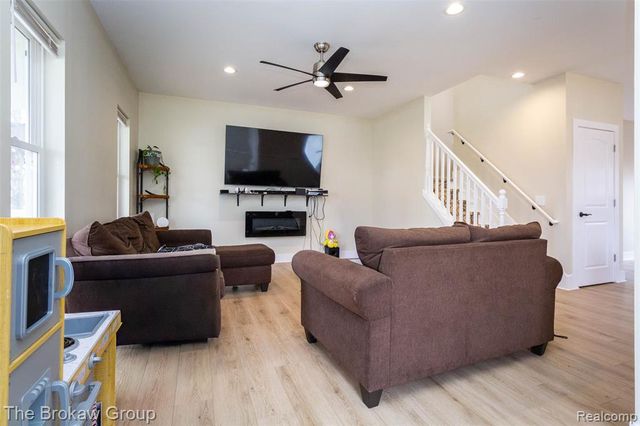 538 S Elm Street, Lapeer, MI 48446