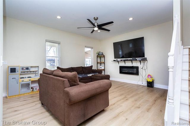 538 S Elm Street, Lapeer, MI 48446