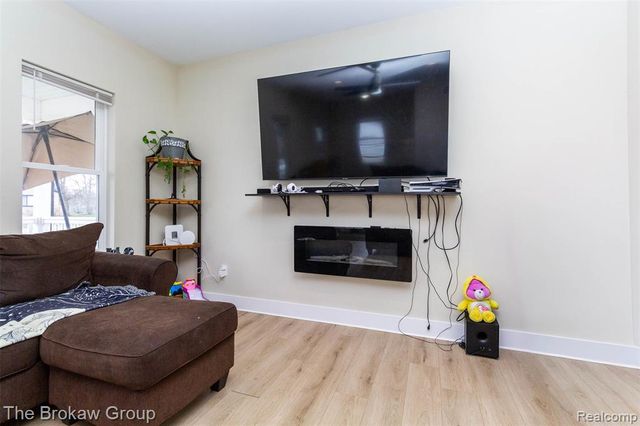 538 S Elm Street, Lapeer, MI 48446