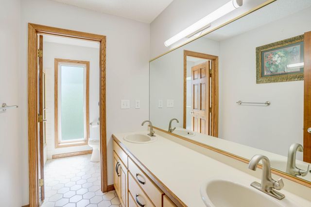 8973 Knoble Court, Eden Prairie, MN 55347