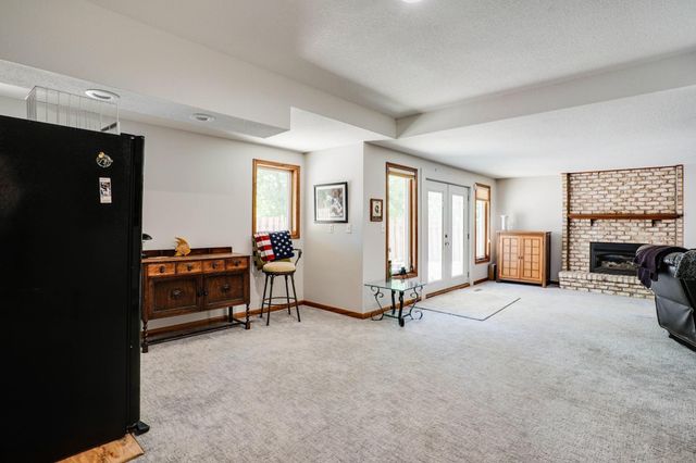 8973 Knoble Court, Eden Prairie, MN 55347