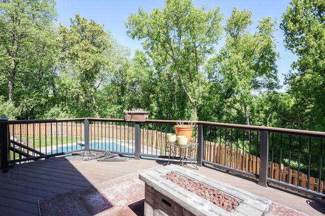 8973 Knoble Court, Eden Prairie, MN 55347