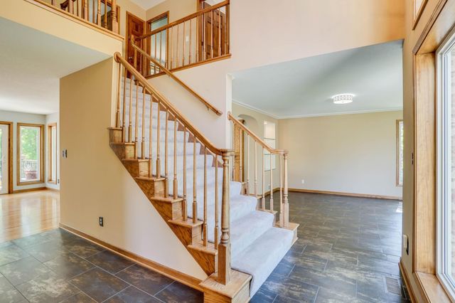 8973 Knoble Court, Eden Prairie, MN 55347