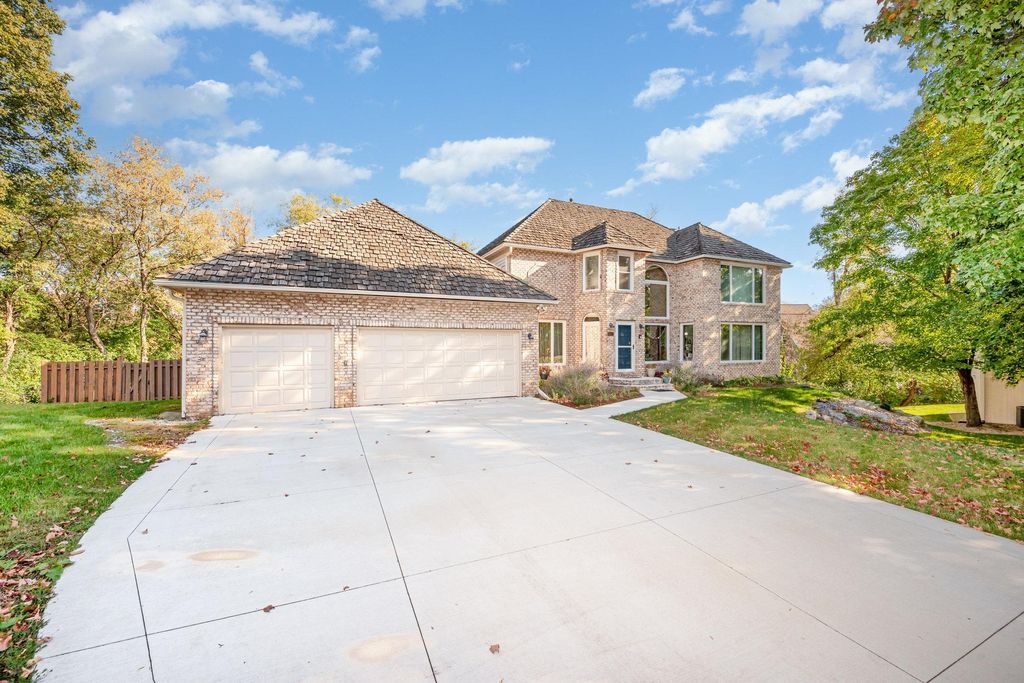 8973 Knoble Court, Eden Prairie, MN 55347 — photo 2