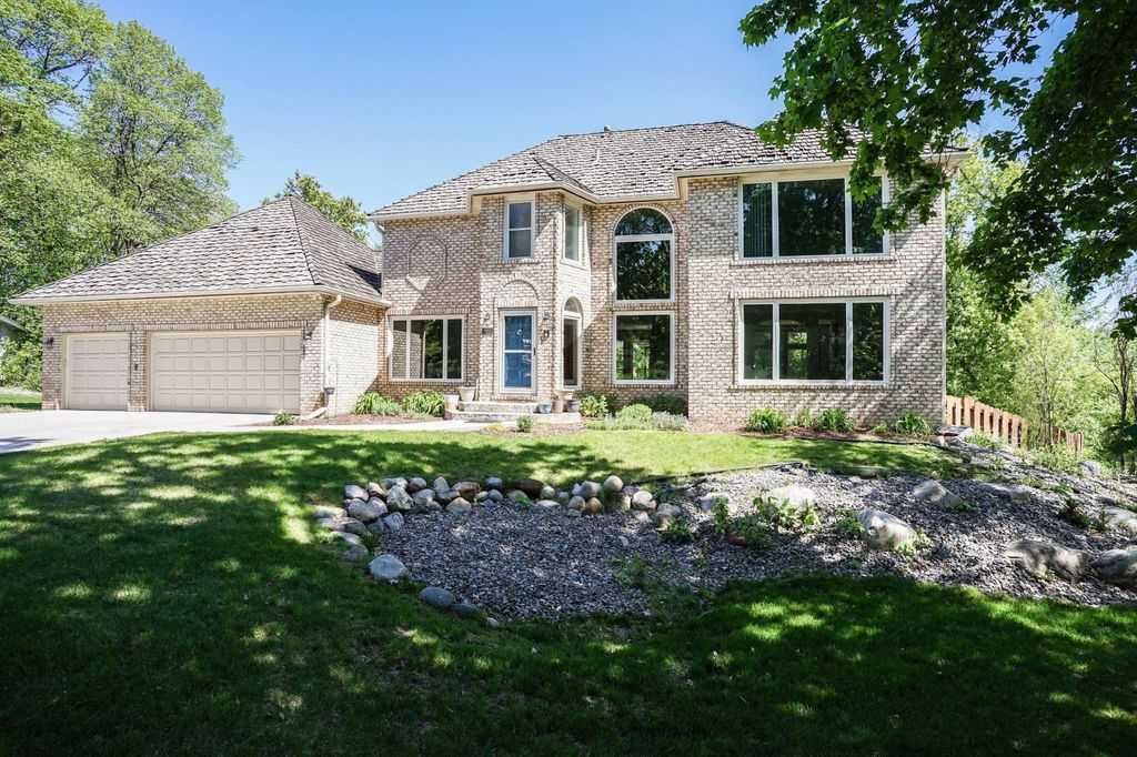 8973 Knoble Court, Eden Prairie, MN 55347 — photo 4