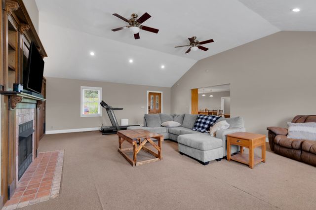 6933 Winchester Hwy, Winchester, TN 37398