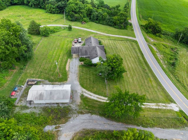 6933 Winchester Hwy, Winchester, TN 37398
