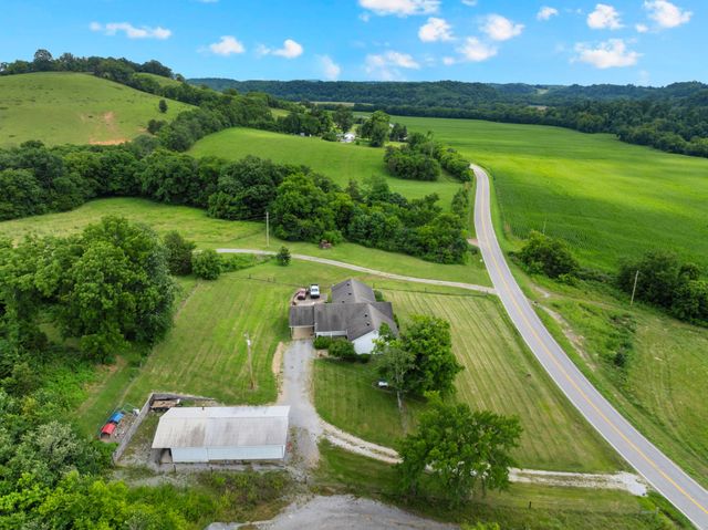 6933 Winchester Hwy, Winchester, TN 37398