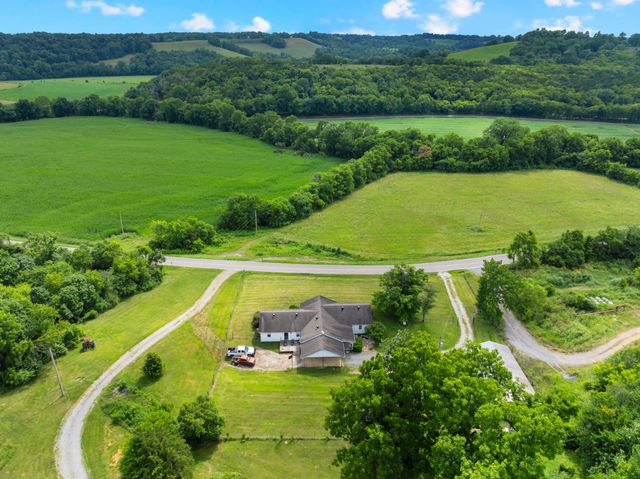6933 Winchester Hwy, Winchester, TN 37398