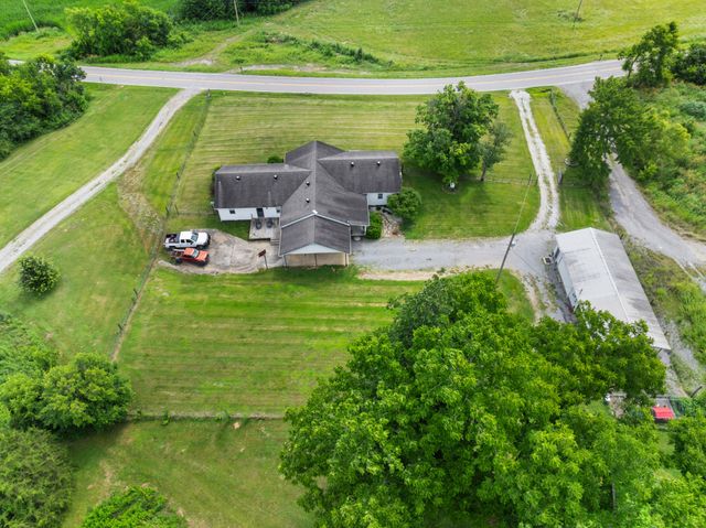 6933 Winchester Hwy, Winchester, TN 37398