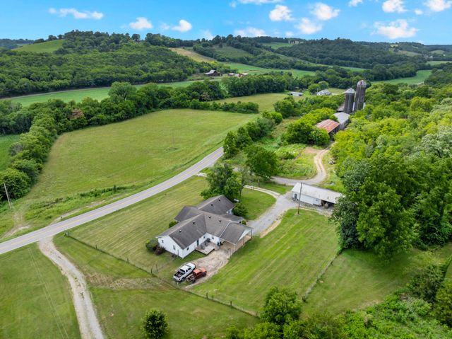 6933 Winchester Hwy, Winchester, TN 37398