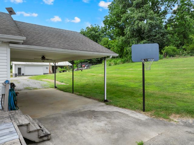 6933 Winchester Hwy, Winchester, TN 37398