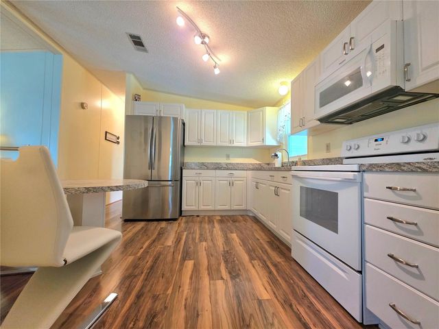 5654 ARROWHEAD DRIVE, Zephyrhills, FL 33542