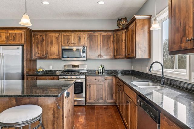 9614 198th Street W, Lakeville, MN 55044