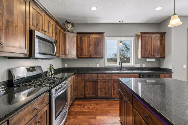 9614 198th Street W, Lakeville, MN 55044