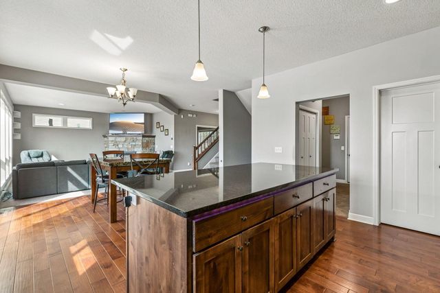 9614 198th Street W, Lakeville, MN 55044