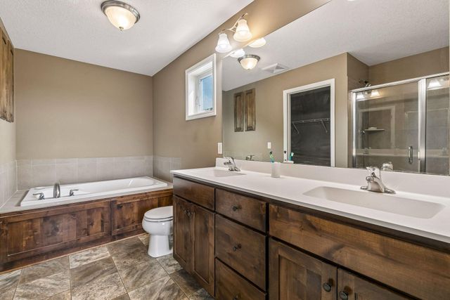 9614 198th Street W, Lakeville, MN 55044