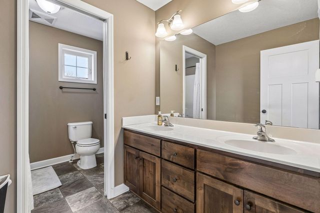 9614 198th Street W, Lakeville, MN 55044