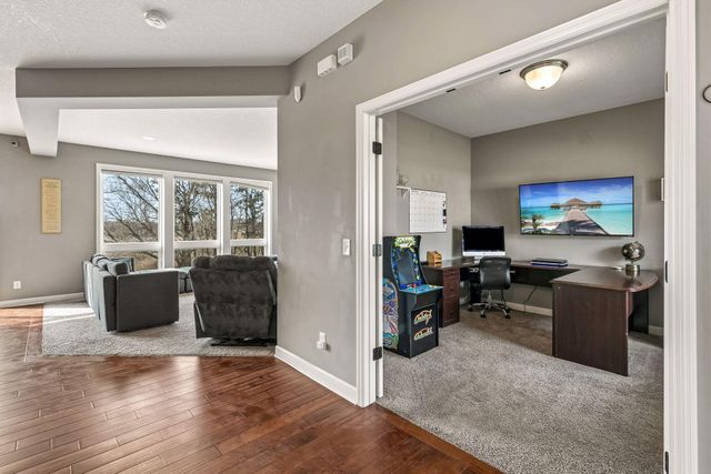 9614 198th Street W, Lakeville, MN 55044