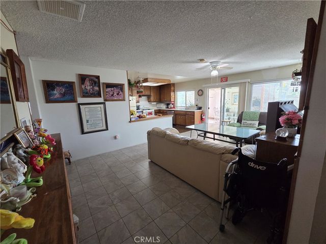 44047 Rodin, Lancaster, CA 93535