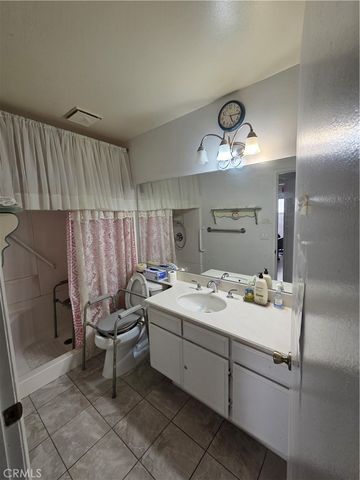 44047 Rodin, Lancaster, CA 93535