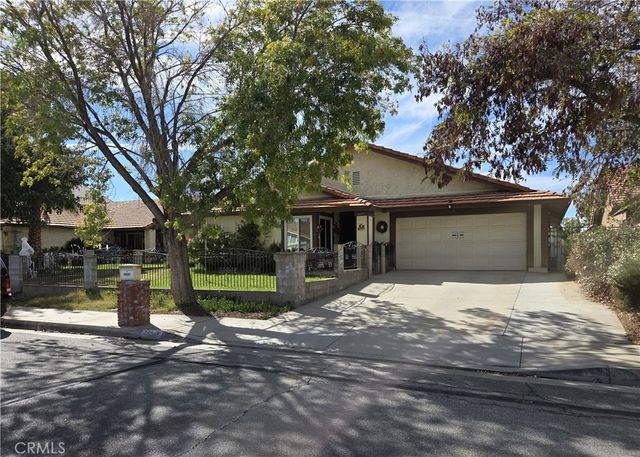 44047 Rodin, Lancaster, CA 93535